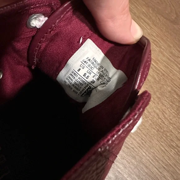 Converse Chuck Taylor Women’s Burgundy Leather Low-Top Sneakers Size 8 - Picture 8 of 8